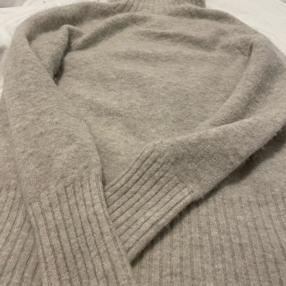 ARITZIA | The Group by Babaton Plutarch Sweater - Picture 2 of 6